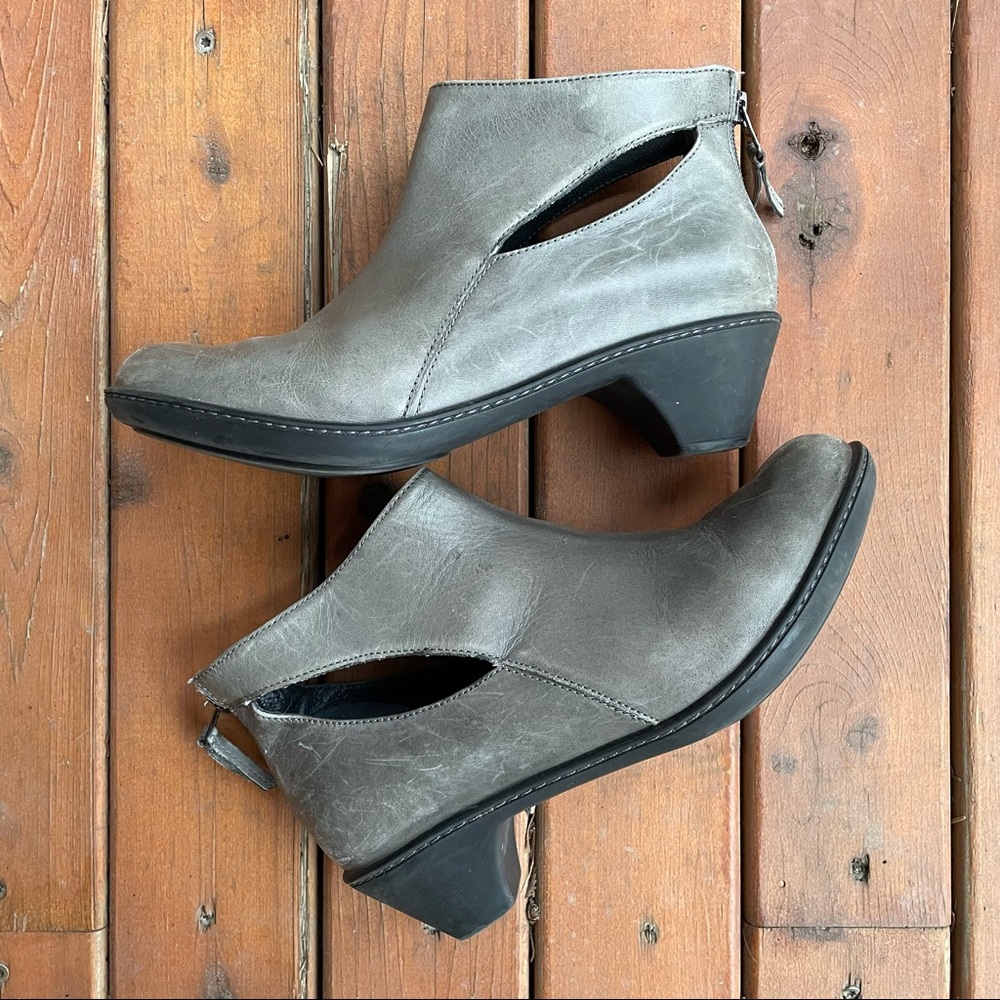 Dansko Bonita leather booties, size 39